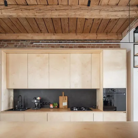Minimalist Oldtown Flat Apartment