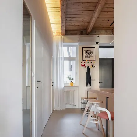 Minimalist Oldtown Flat * براتسيلافا